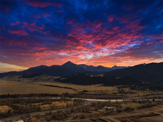 2221 Willow Drive 139C, Livingston, MT 59047