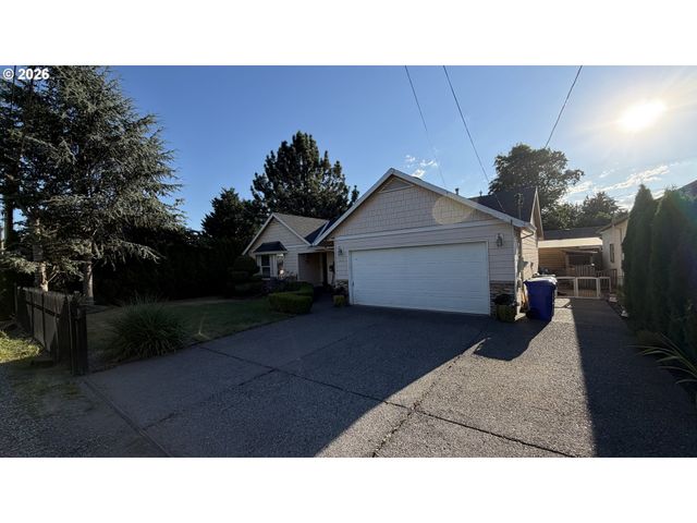 217 Se 90TH Ave, Portland, OR 97216