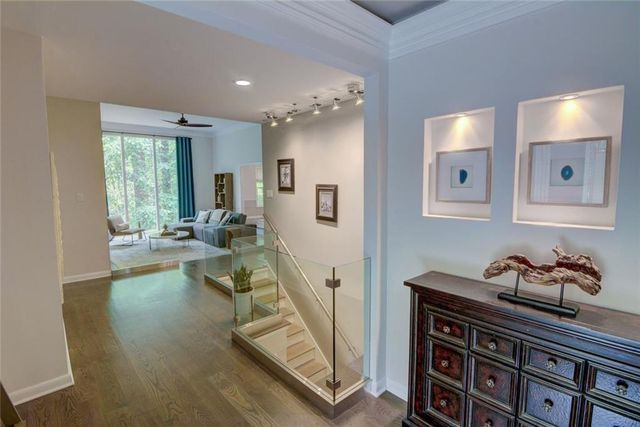 6090 Weatherly Drive NW, Sandy Springs, GA 30328
