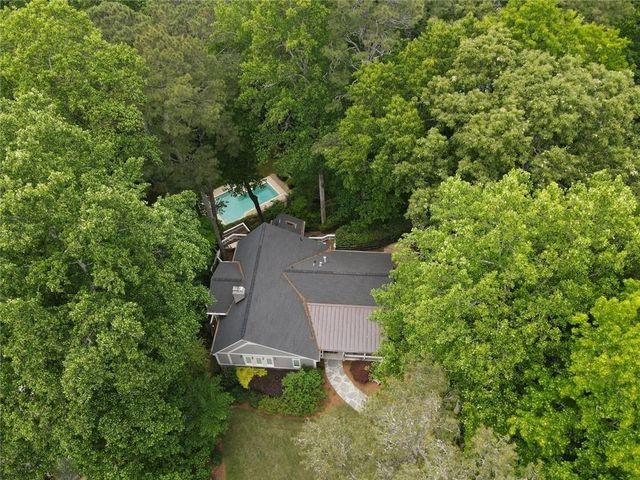 6090 Weatherly Drive NW, Sandy Springs, GA 30328