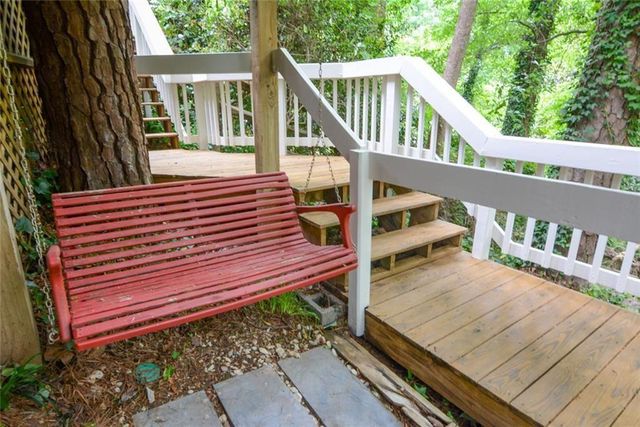 6090 Weatherly Drive NW, Sandy Springs, GA 30328