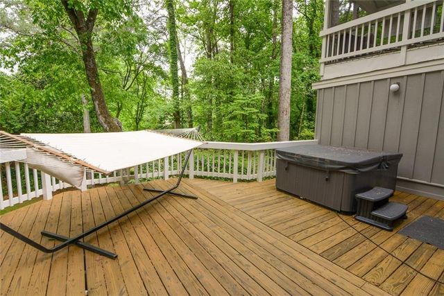 6090 Weatherly Drive NW, Sandy Springs, GA 30328