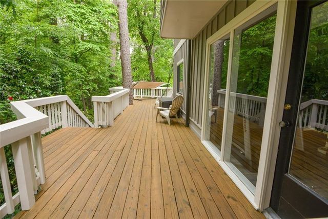 6090 Weatherly Drive NW, Sandy Springs, GA 30328