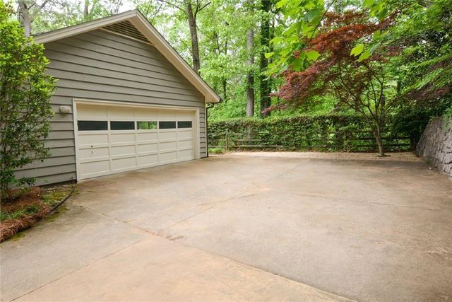 6090 Weatherly Drive NW, Sandy Springs, GA 30328
