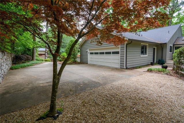 6090 Weatherly Drive NW, Sandy Springs, GA 30328