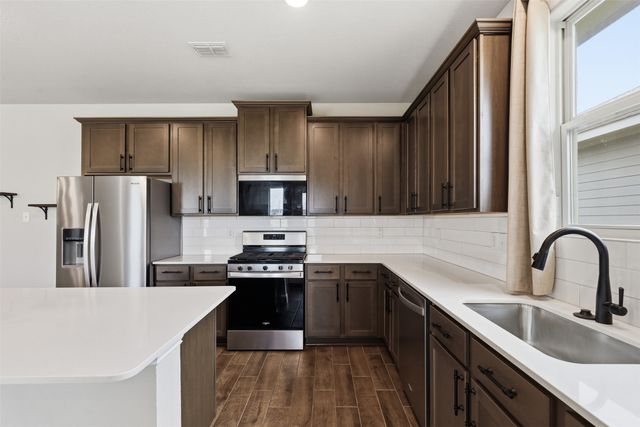 8200 Korat Vista, Godley, TX 76044