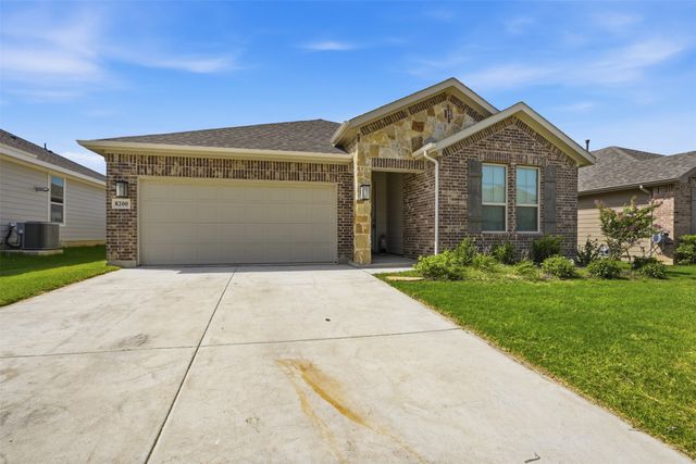 8200 Korat Vista, Godley, TX 76044