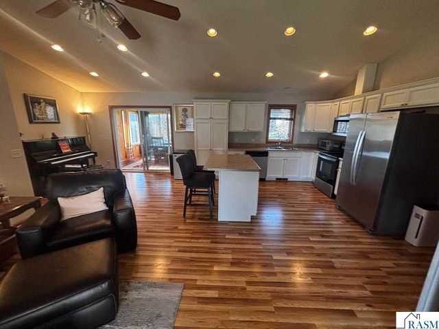1924 Rock Ridge Lane, St. Peter, MN 56082