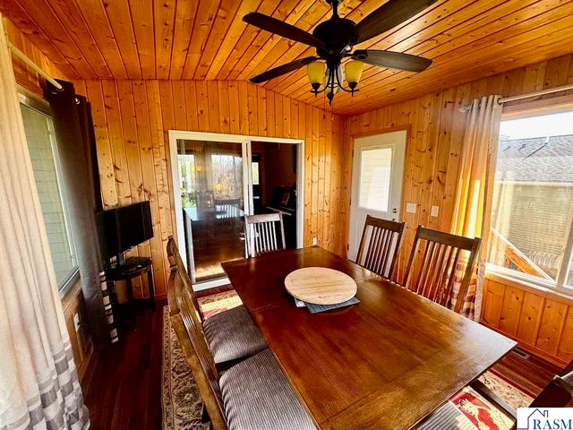 1924 Rock Ridge Lane, St. Peter, MN 56082