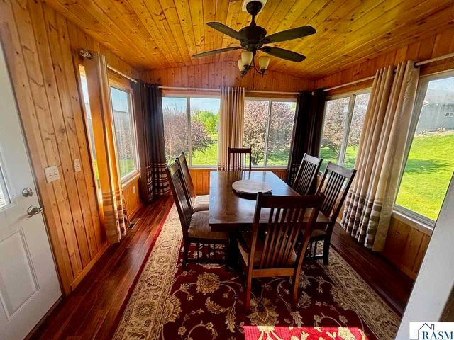 1924 Rock Ridge Lane, St. Peter, MN 56082