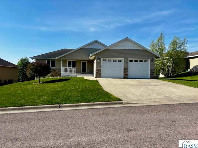 1924 Rock Ridge Lane, St. Peter, MN 56082