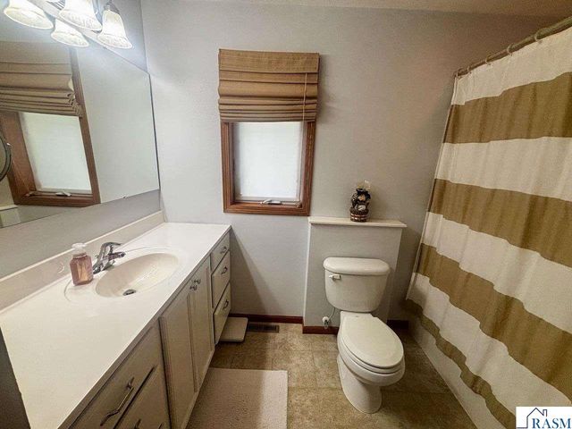 1924 Rock Ridge Lane, St. Peter, MN 56082