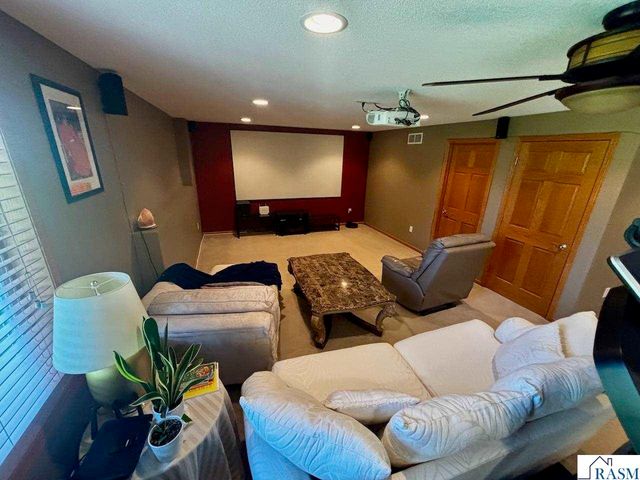 1924 Rock Ridge Lane, St. Peter, MN 56082