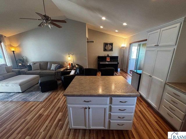 1924 Rock Ridge Lane, St. Peter, MN 56082