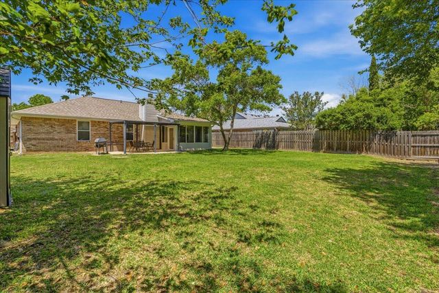 2232 Lemure Drive, Navarre, FL 32566