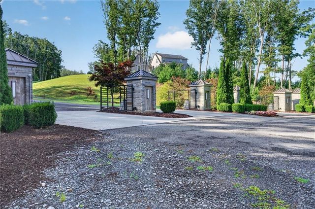 292 Highgrove Drive, Talking Rock, GA 30175