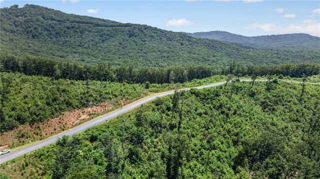 292 Highgrove Drive, Talking Rock, GA 30175
