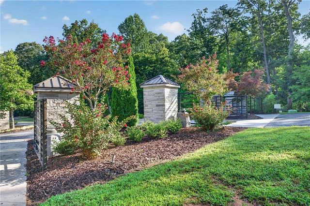 292 Highgrove Drive, Talking Rock, GA 30175