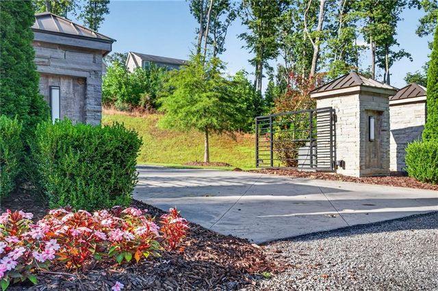 292 Highgrove Drive, Talking Rock, GA 30175
