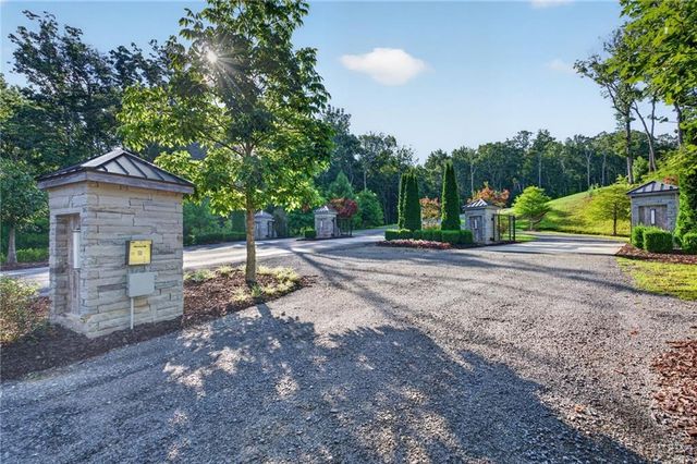 292 Highgrove Drive, Talking Rock, GA 30175