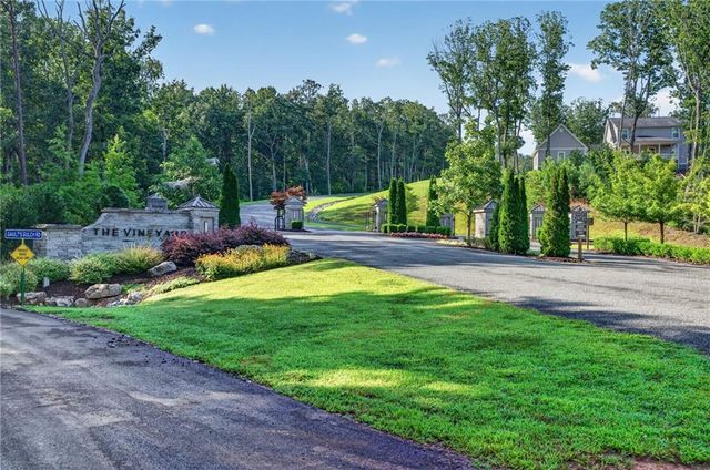 292 Highgrove Drive, Talking Rock, GA 30175