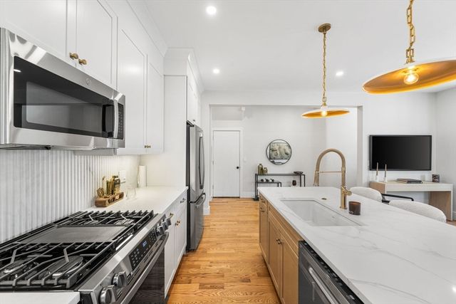 14 Harbor View Street 1, Boston, MA 02125
