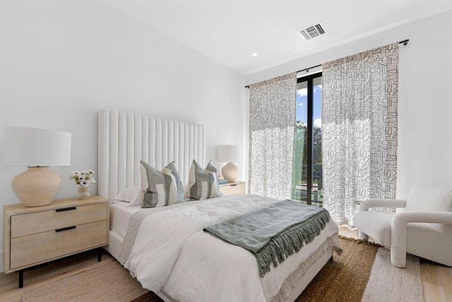 1933 Dock Street, West Palm Beach, FL 33405