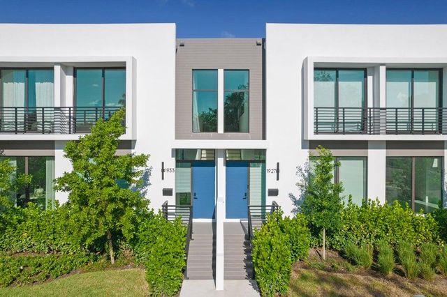 1933 Dock Street, West Palm Beach, FL 33405