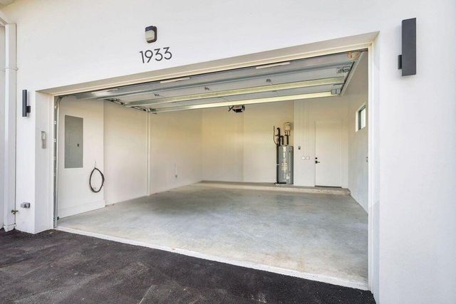 1933 Dock Street, West Palm Beach, FL 33405