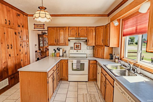 4800 S US 41, Boswell, IN 47921