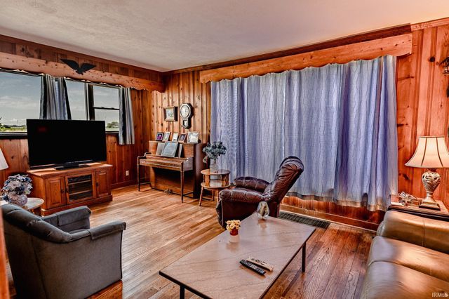 4800 S US 41, Boswell, IN 47921