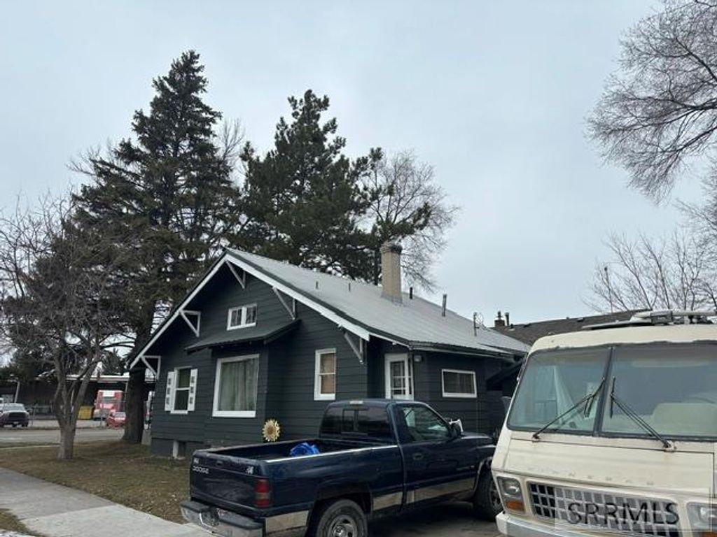Image 3 of property listing at 295 S Boulevard, Idaho Falls, ID 83401