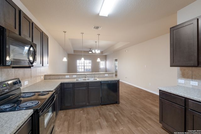 7019 Hallie Rdg, San Antonio, TX 78227