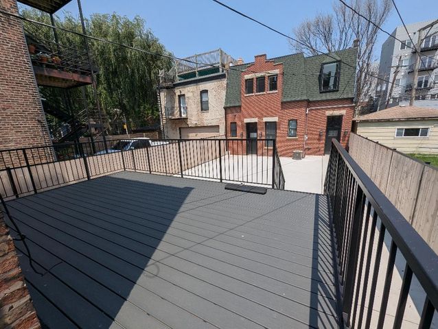 2150 W Monroe Street 2, Chicago, IL 60612