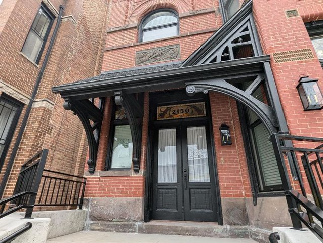 2150 W Monroe Street 2, Chicago, IL 60612