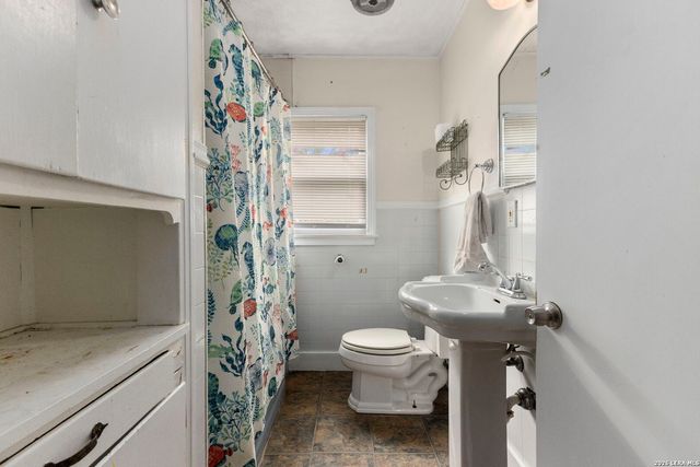 1521 S MESQUITE AVE, New Braunfels, TX 78130