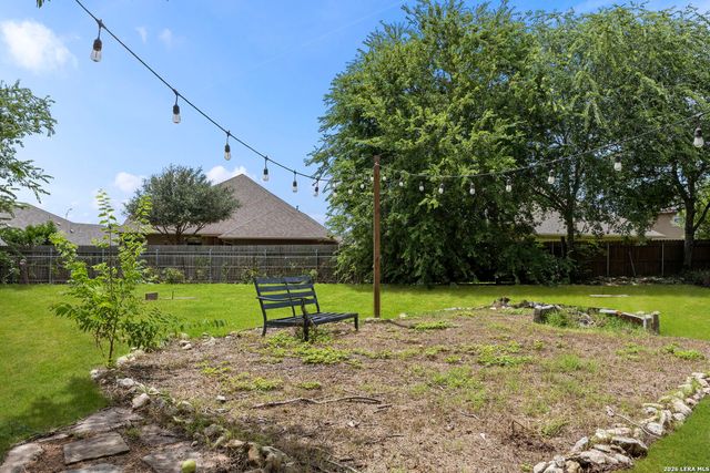 1521 S MESQUITE AVE, New Braunfels, TX 78130