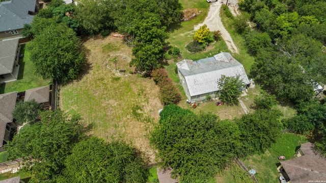 1521 S MESQUITE AVE, New Braunfels, TX 78130