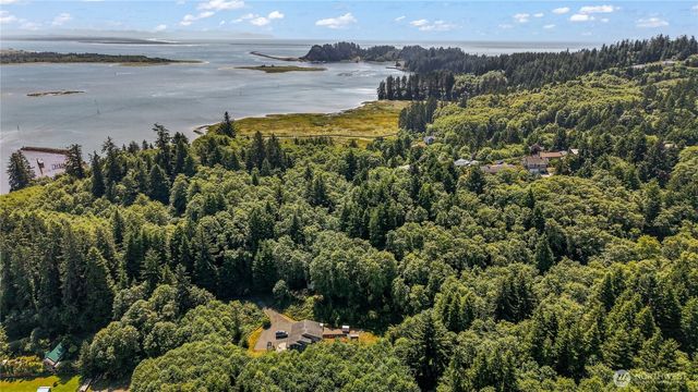 5001 Fourth Avenue SW, Ilwaco, WA 98624