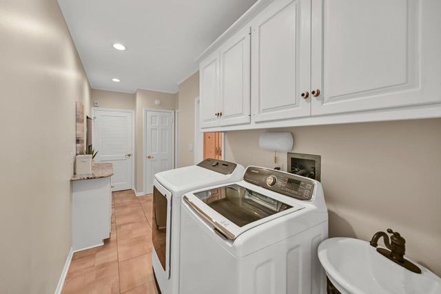 229 W Indian Creek COURT, Fox Point, WI 53217