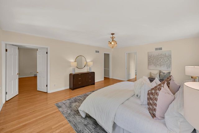 229 W Indian Creek COURT, Fox Point, WI 53217