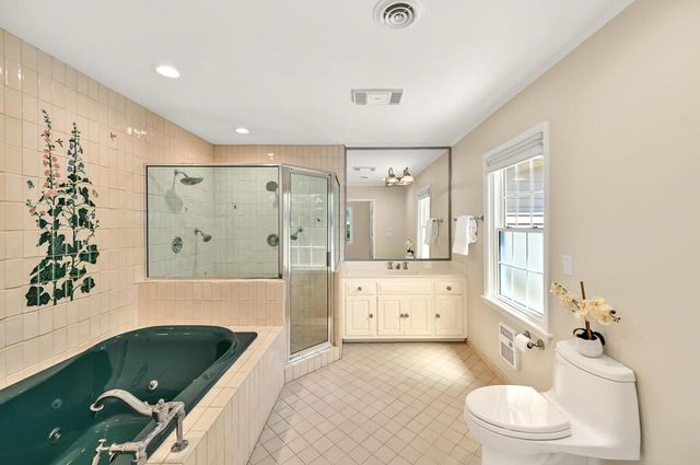 229 W Indian Creek COURT, Fox Point, WI 53217
