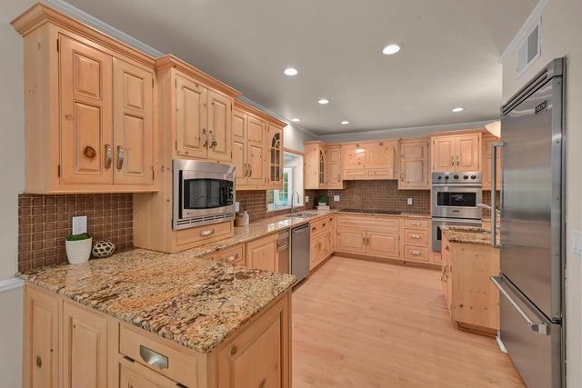 229 W Indian Creek COURT, Fox Point, WI 53217