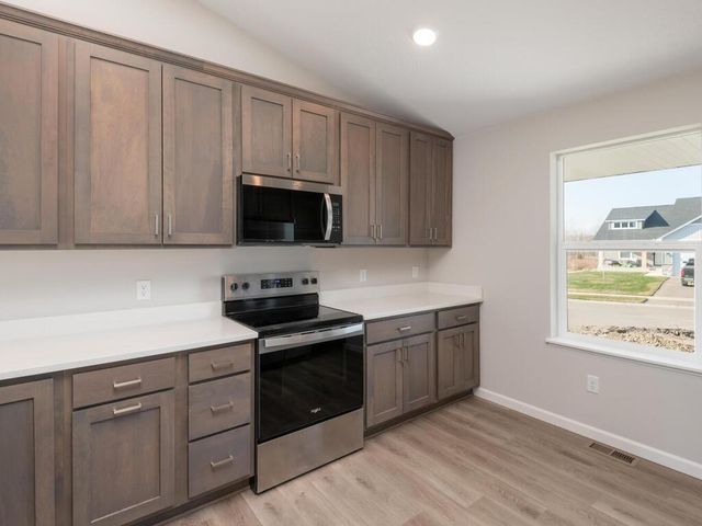 2127 River Bend Trail, Mayer, MN 55360