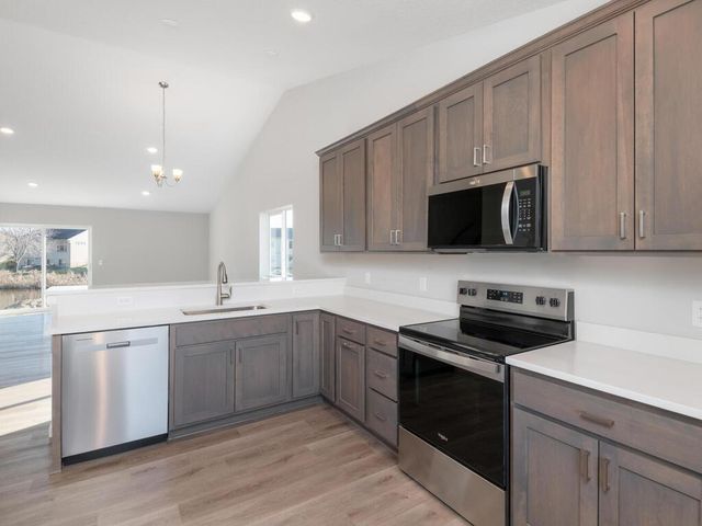 2127 River Bend Trail, Mayer, MN 55360