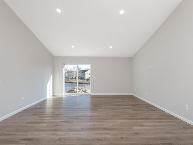 2127 River Bend Trail, Mayer, MN 55360