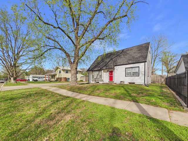 510 Wire Ave, Haysville, KS 67060