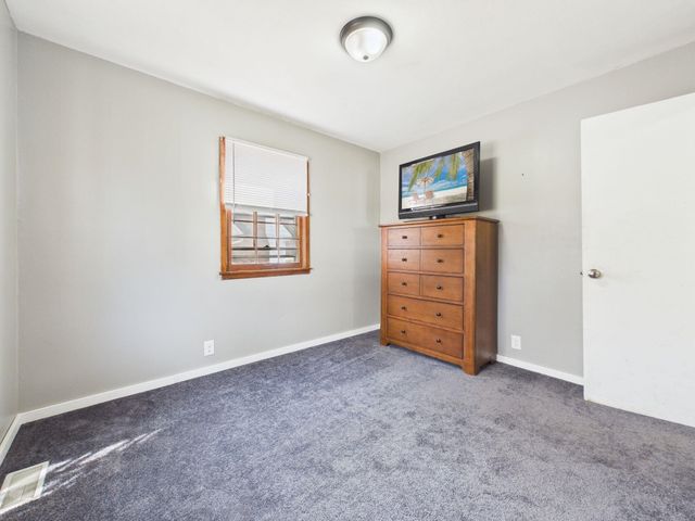 510 Wire Ave, Haysville, KS 67060