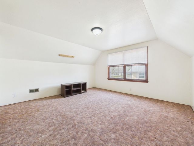 510 Wire Ave, Haysville, KS 67060