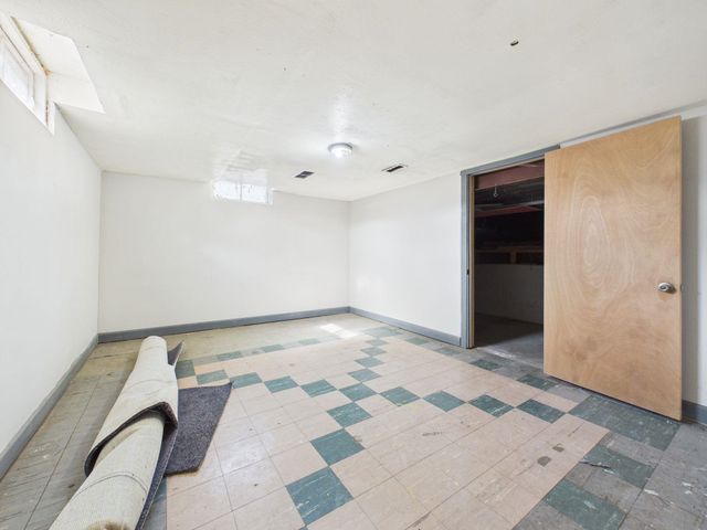 510 Wire Ave, Haysville, KS 67060